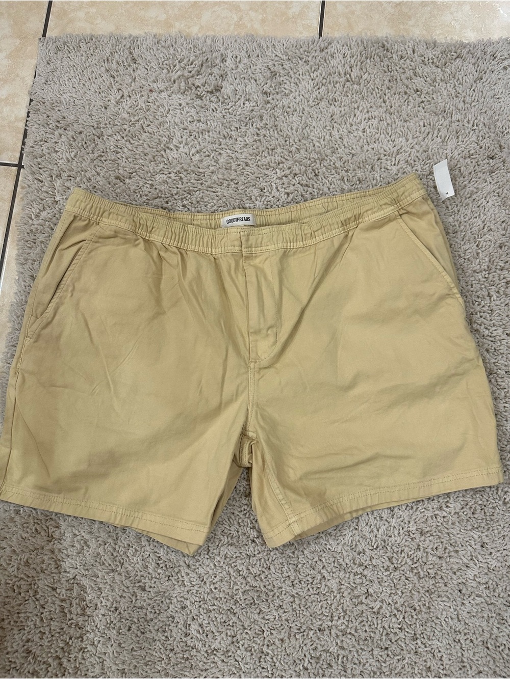 Goodthreads women’s Tan Elastic-Waist Flat Front Shorts